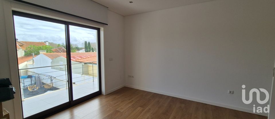 Casa / Villa T4 em Ouca de 213 m²