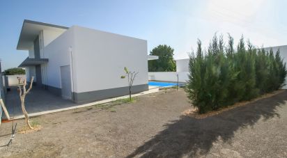 House T4 in Altura of 255 m²