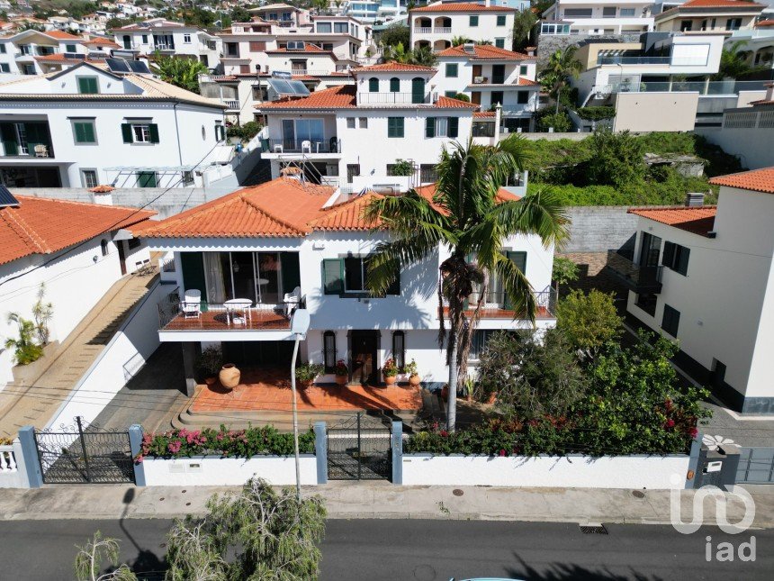 House T4 in Funchal (Santa Maria Maior) of 317 m²