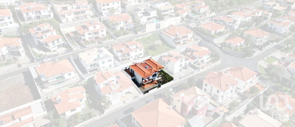 House T4 in Funchal (Santa Maria Maior) of 317 m²