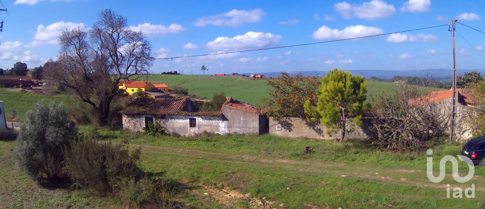 House T0 in Azambujeira e Malaqueijo of 180 m²