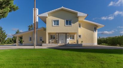 House T4 in Pinhal Novo of 323 m²