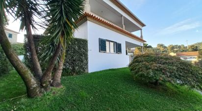 Maison T3 à Palmeira de Faro e Curvos de 252 m²