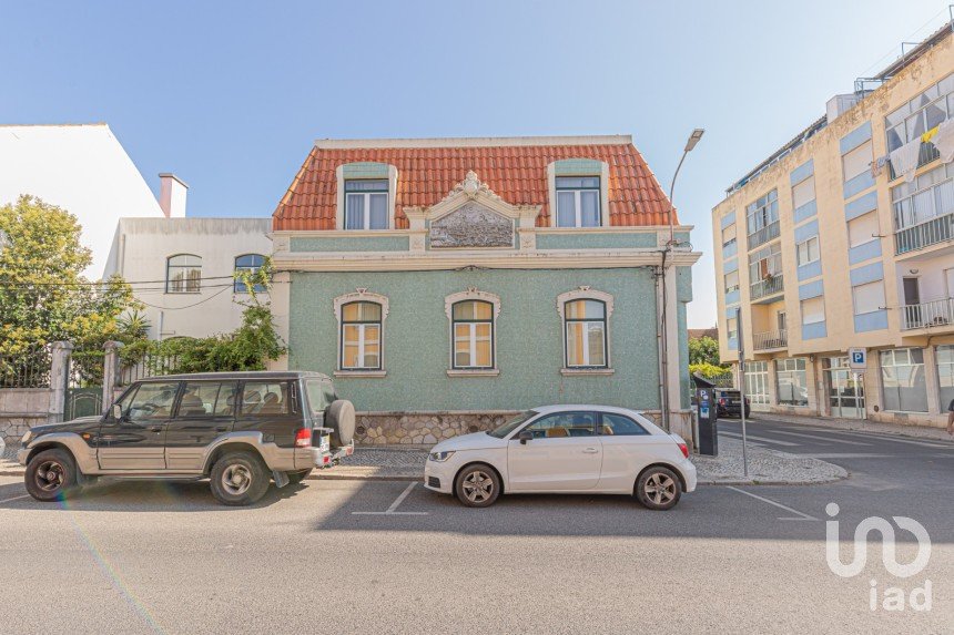 Building in Setúbal (São Julião, Nossa Senhora da Anunciada e Santa Maria da Graça) of 553 m²