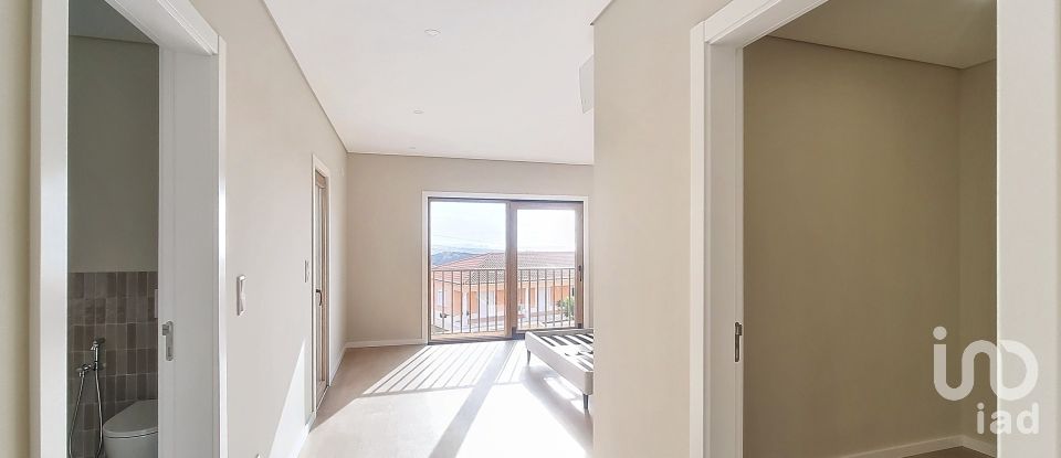 Maison T3 à A dos Cunhados e Maceira de 218 m²