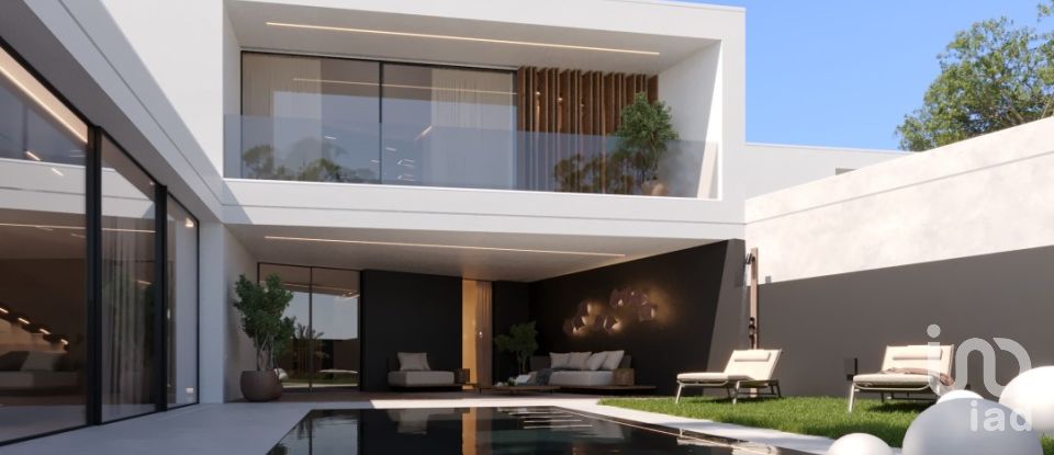 Casa / Villa T4 em Milheirós de 485 m²