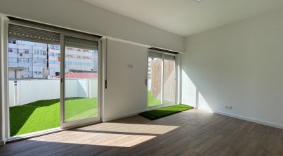 Apartment T1 in Almada, Cova da Piedade, Pragal e Cacilhas of 42 m²