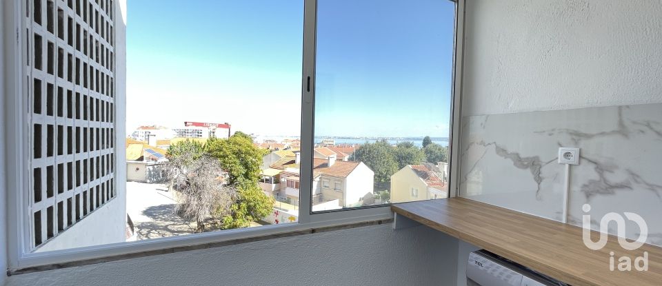 Apartment T1 in Almada, Cova da Piedade, Pragal e Cacilhas of 42 m²