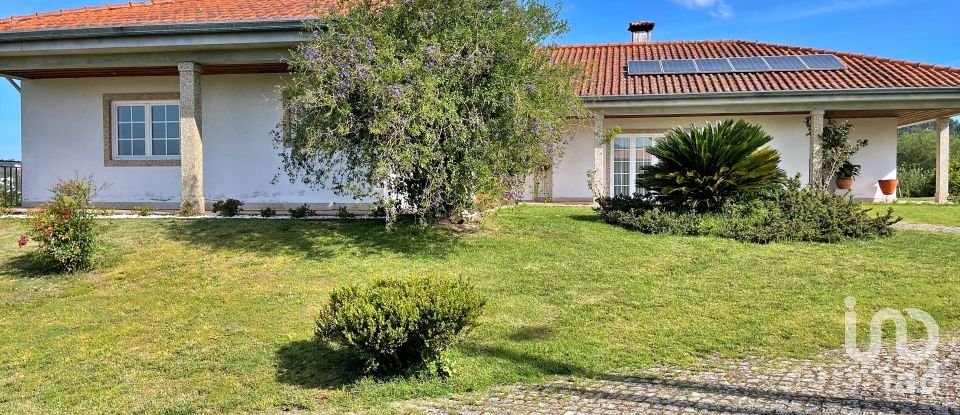 Casa T4 em Fonte Arcada E Oliveira de 512 m²