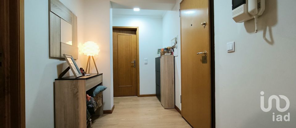 Apartamento T2 em Paços de Brandão de 95 m²