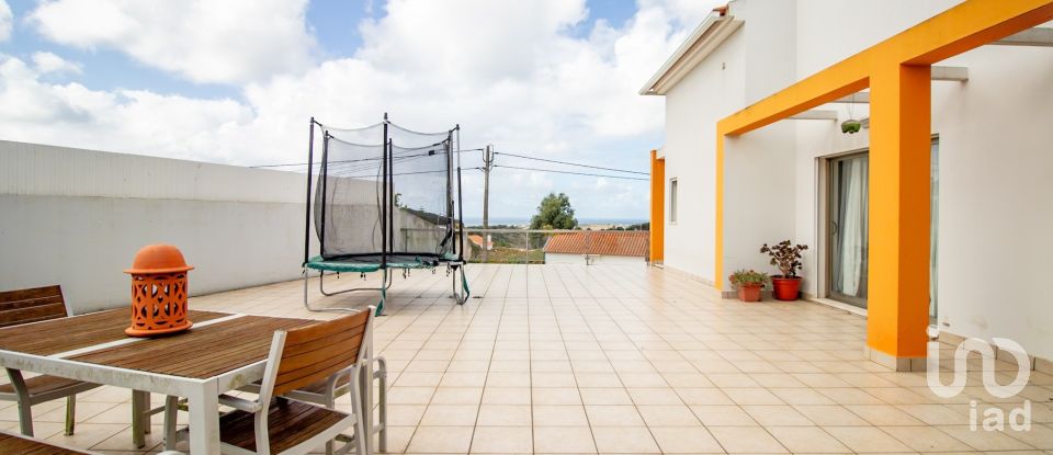 Maison T3 à Santo Isidoro de 599 m²