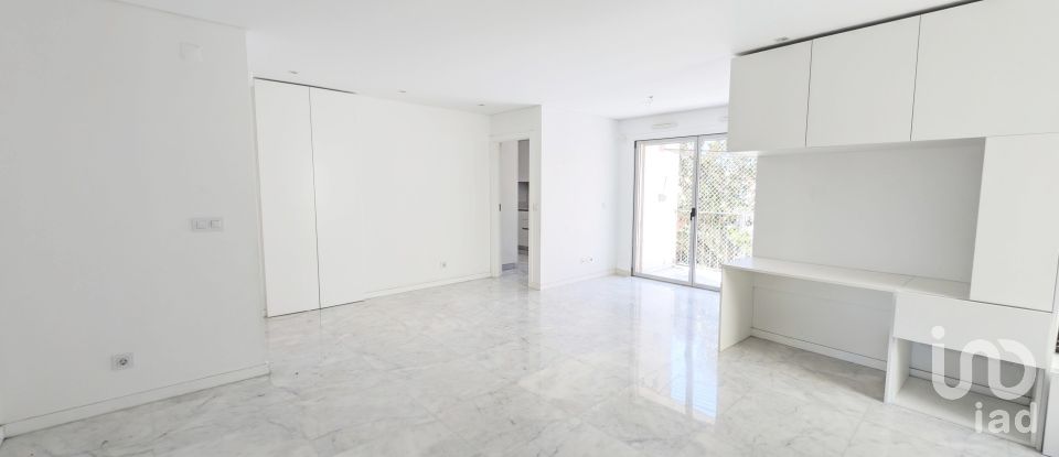 Apartment T2 in Santo António of 109 m²