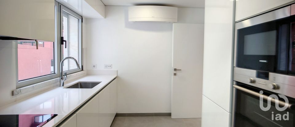 Apartment T2 in Santo António of 109 m²