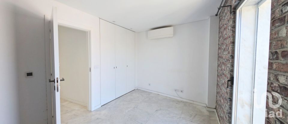 Apartment T2 in Santo António of 109 m²