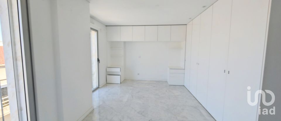 Apartment T2 in Santo António of 109 m²