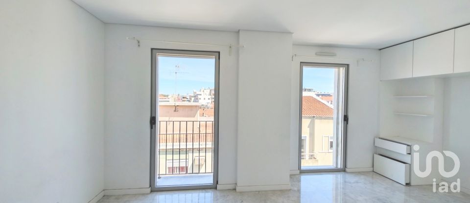 Apartment T2 in Santo António of 109 m²