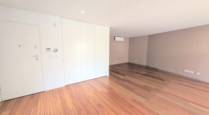 Apartment T3 in Santo António of 131 m²