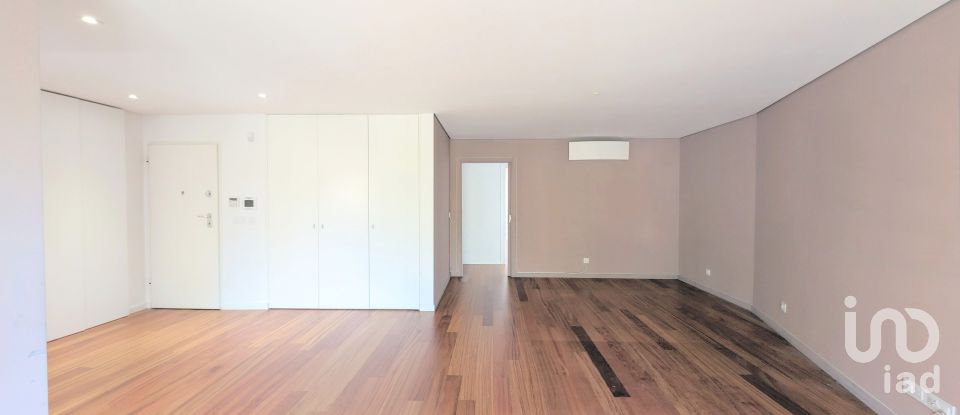 Apartment T3 in Santo António of 131 m²