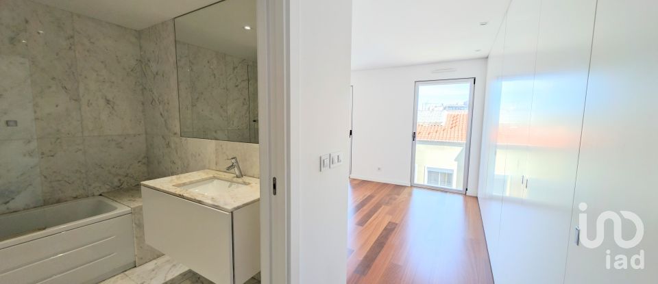 Apartment T3 in Santo António of 131 m²