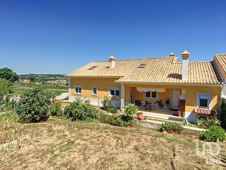 Casa / Villa T3 em A dos Cunhados e Maceira de 208 m²