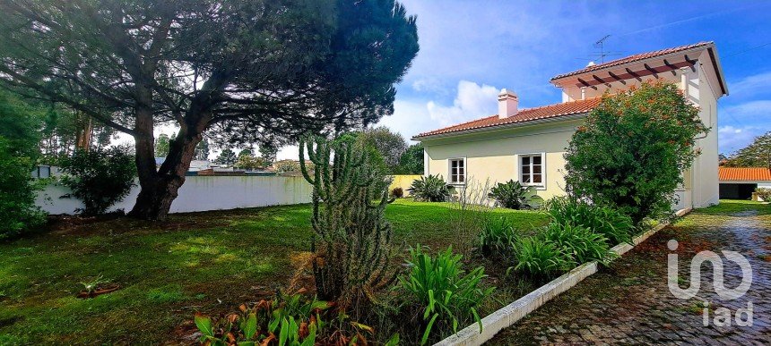 House T5 in Marinha Grande of 341 m²