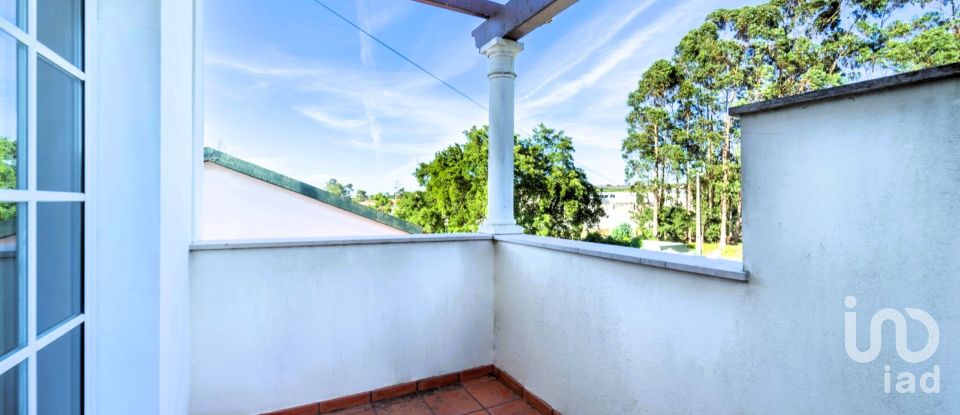 House T5 in Marinha Grande of 341 m²