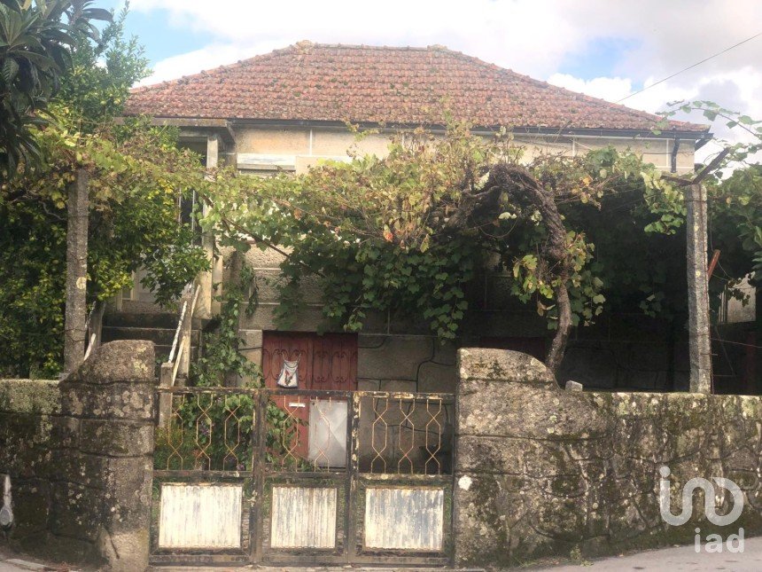 Casa de aldeia T3 em Santa Cruz da Trapa e São Cristóvão de Lafões de 176 m²