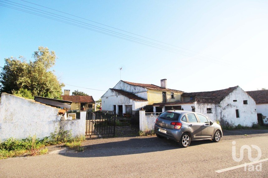 House T2 in Além da Ribeira e Pedreira of 216 m²