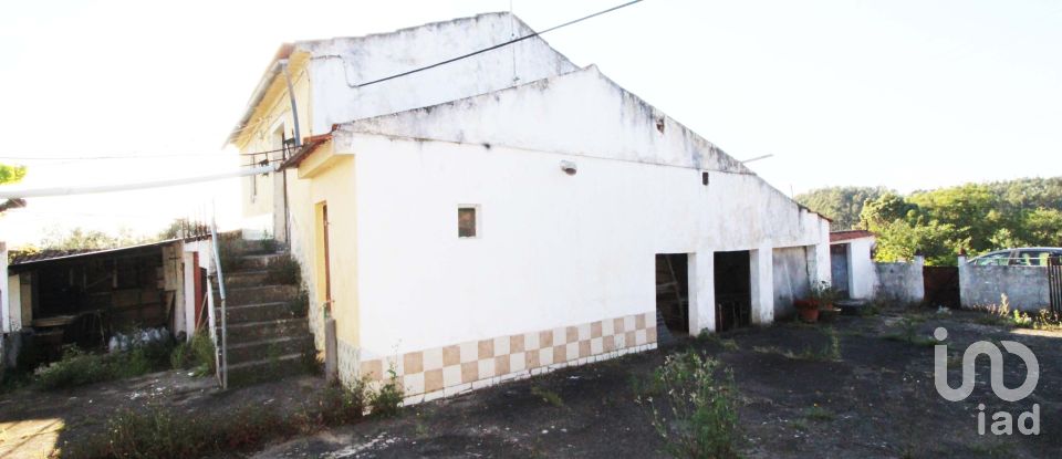 House T2 in Além da Ribeira e Pedreira of 216 m²