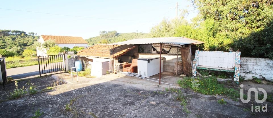 House T2 in Além da Ribeira e Pedreira of 216 m²