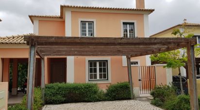 Casa / Villa T4 em Alcabideche de 277 m²