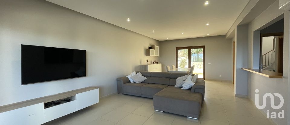 House T3 in Mexilhoeira Grande of 322 m²