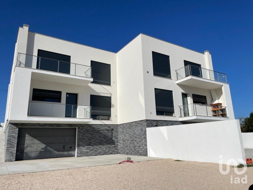 Casa / Villa T4 em Nossa Senhora da Piedade de 218 m²