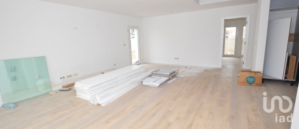 Maison T4 à Corroios de 207 m²