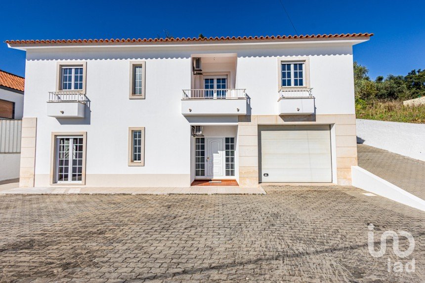 Casa / Villa T4 em Rio Maior de 205 m²