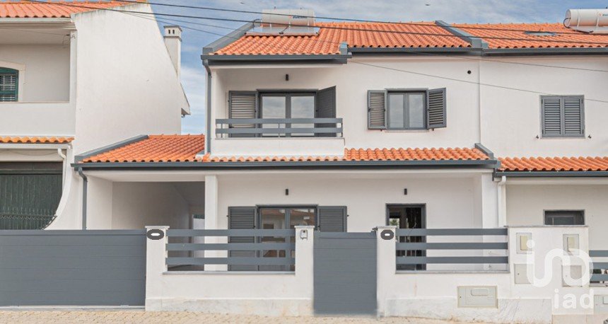 Casa tradicional T3 em Porto Salvo de 130 m²