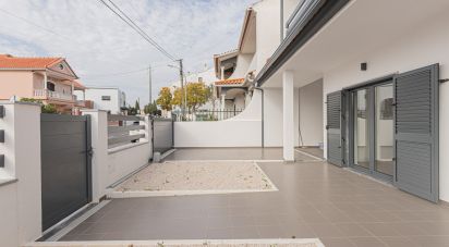 Casa tradicional T3 em Porto Salvo de 130 m²