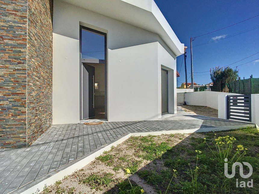 House T2 in A dos Cunhados e Maceira of 80 m²