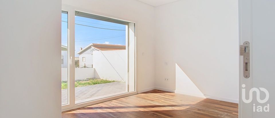 House T2 in A dos Cunhados e Maceira of 80 m²