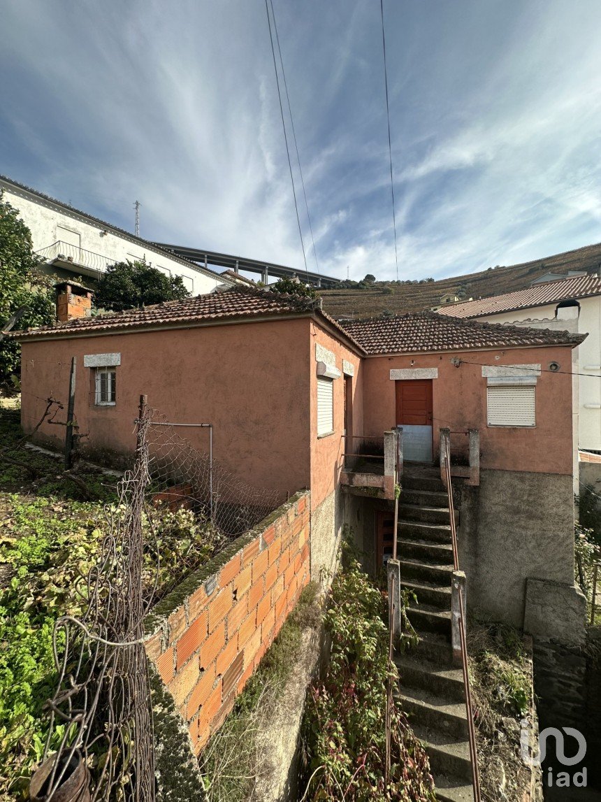 Village house T2 in Alvações do Corgo of 190 m²