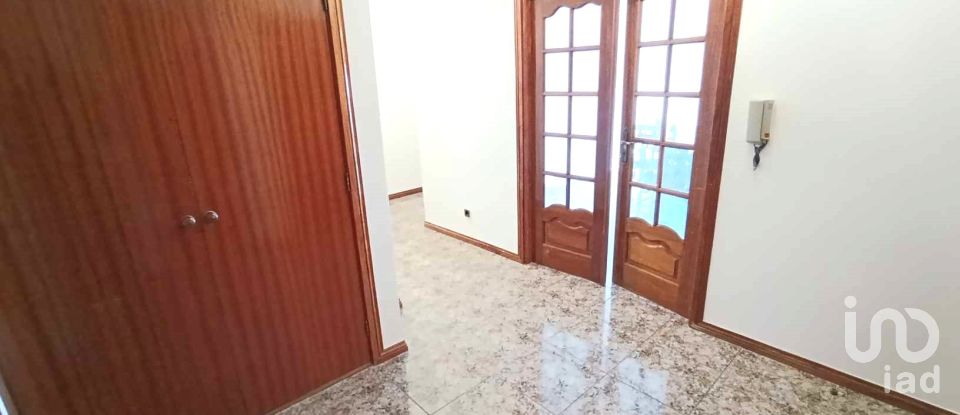 Apartamento T3 em Vila e Roussas de 120 m²