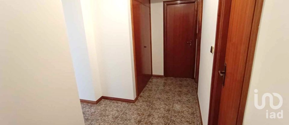 Apartamento T3 em Vila e Roussas de 120 m²