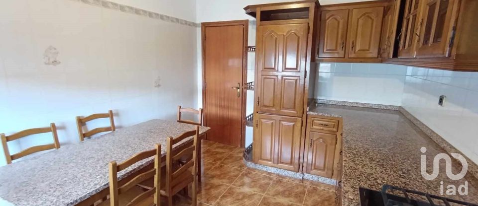 Apartamento T3 em Vila e Roussas de 120 m²