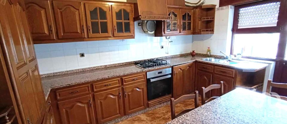 Apartamento T3 em Vila e Roussas de 120 m²