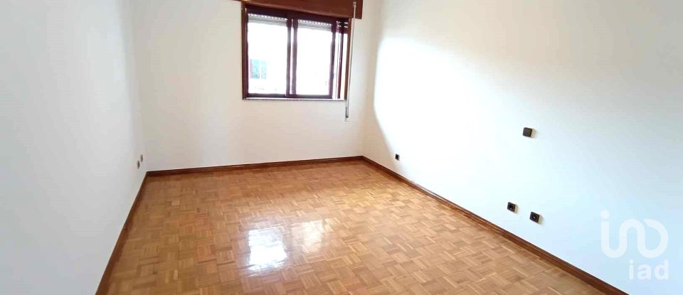 Apartamento T3 em Vila e Roussas de 120 m²