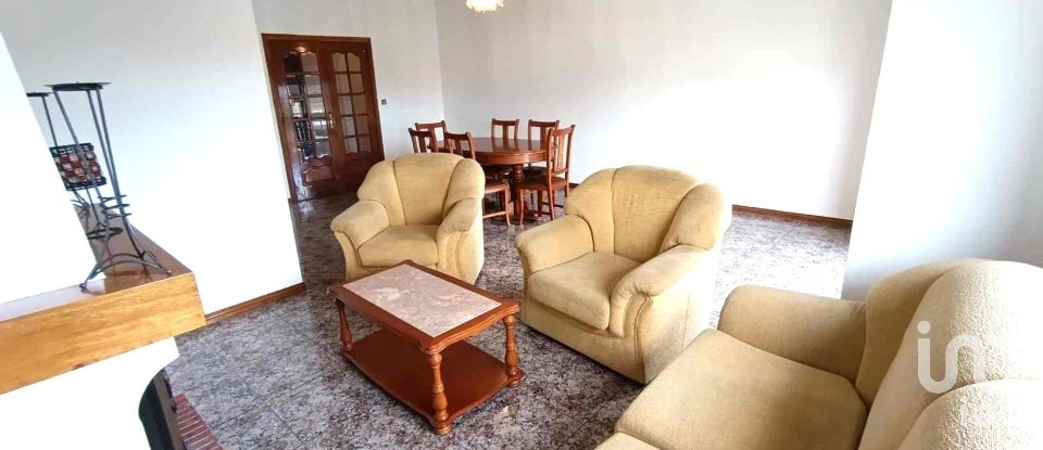 Apartamento T3 em Vila e Roussas de 120 m²