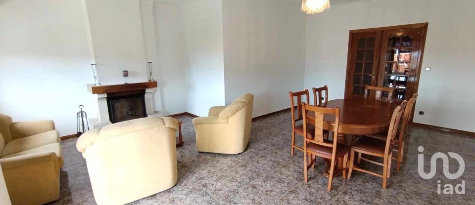 Apartamento T3 em Vila e Roussas de 120 m²