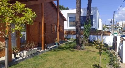 Casa / Villa T1 em Charneca De Caparica E Sobreda de 66 m²