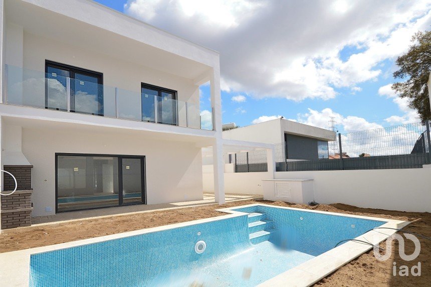 Casa / Villa T4 em Fernão Ferro de 175 m²