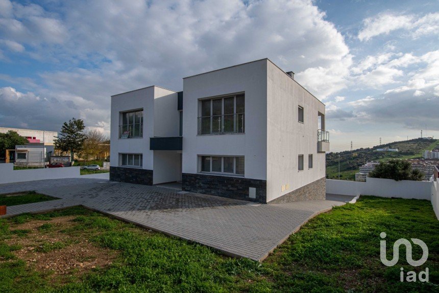 Casa / Villa T4 em Vila Franca de Xira de 498 m²